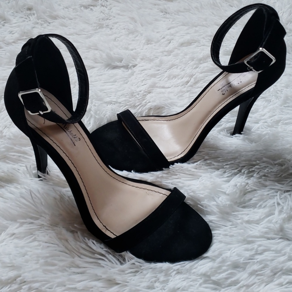 Black heels !